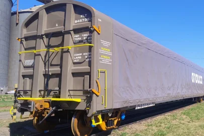 A Randon entregou recentemente o primeiro lote de 40 vagões ferroviários para a Arauco Brasil. Os equipamentos serão utilizados no transporte da celulose produzida pela futura fábrica da companhia em Inocência, no Mato Grosso do Sul, com destino ao Porto de Santos, em São Paulo. <!-- NICAID(16347093) -->