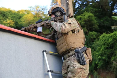 Alvorada, RS, BRASIL, 05/01/2023- Operação Eleven combate homicídios em Alvorada, na Região Metropolitana. Foto: Ronaldo Bernardi / Agencia RBS<!-- NICAID(15312961) -->