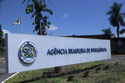 Braslia 02/03/2023 - Fachada do prdio da Agncia Brasileira de Inteligncia (Abin).O presidente Luiz Incio Lula da Silva transferiu a Agncia Brasileira de Inteligncia (Abin) do Gabinete de Segurana Institucional (GSI) para a Casa Civil, pasta chefiada pelo ministro Rui Costa. O decreto com a mudana foi publicado no Dirio Oficial da Unio desta quinta-feira (2).Foto: Antonio Cruz/Agncia Brasil<!-- NICAID(15664723) -->
