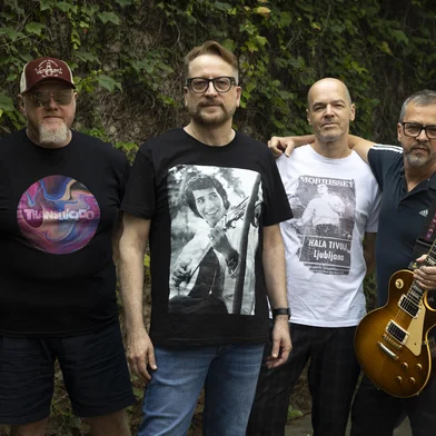 PORTO ALEGRE, RS, BRASIL - 2025.04.03 - Depois de mais de um ano sem se apresentar em Porto Alegre, o Nenhum de Nós reaparece na capital gaúcha no dia 5 de abril de 2025. Após um 2024 de difícil transição para o grupo, com a perda de seu integrante João Vicenti, a banda retorna para show no Araújo Vianna onde não tocava desde 2017 e fez apresentações marcantes como seu milésimo show, em 2004. (Foto: André Ávila/ Agência RBS)Indexador: Andre Avila<!-- NICAID(16009672) -->