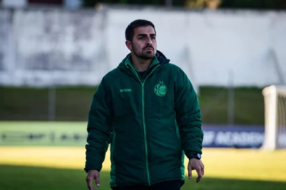 Juventude vence o  Bahia de virada, por 3 a 1, pela 17ª rodada do Brasileirão sub-20, no Homero Soldatelli, em Flores da Cunha.Na foto: técnico Filipe Dias<!-- NICAID(16075990) -->