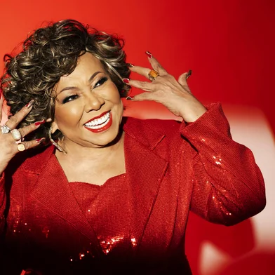 Alcione<!-- NICAID(16105342) -->