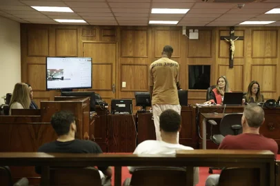 PORTO ALEGRE, RS, BRASIL - 18/04/2024 - Segunda audiência do Caso Rai Duarte na Justiça Militar. Quatro das cinco vítimas e testemunhas irão depor. FOTO: ANDRÉ ÁVILA, AGÊNCIA RBS<!-- NICAID(15738645) -->