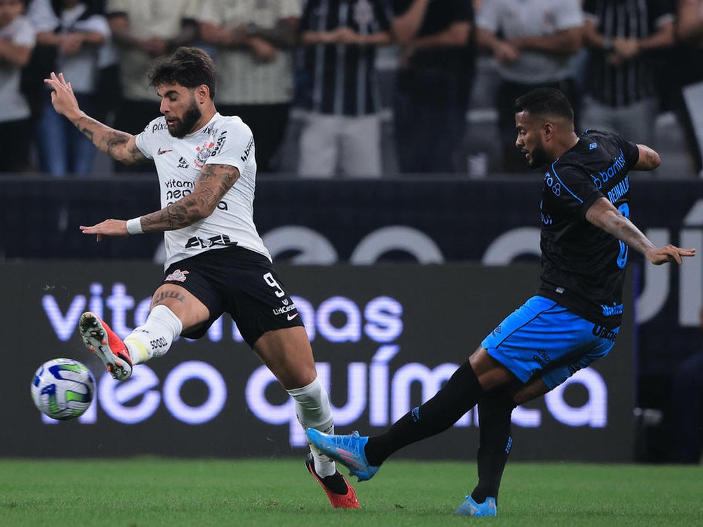 Com oito gols, Corinthians e Grêmio empatam em jogo atrasado - O