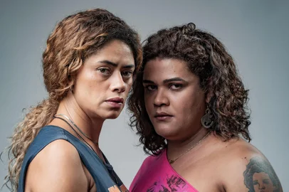 Lena (Ana Flavia Cavalcanti) e Kátia (Kika Sena) no especial Sísmicas<!-- NICAID(15464939) -->