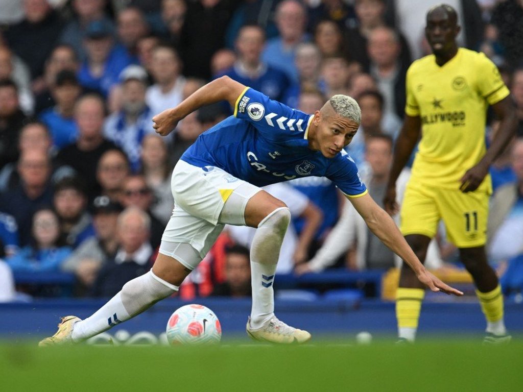 Após show de Richarlison, Everton leva virada e corre risco de cair