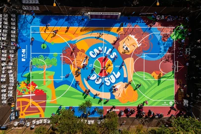 Quadra de basquete no Parque dos Macaquinhos, reformada e reinaugurada nesta sexta-feira (4), com a presença de Anderson Varejão.<!-- NICAID(16010338) -->