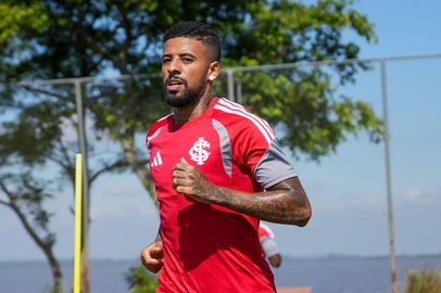 Paulinho Paula em treino do Inter<!-- NICAID(16206725) -->