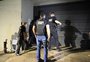 Polícia cumpre mandados contra líder de facção suspeito de lavagem de dinheiro
