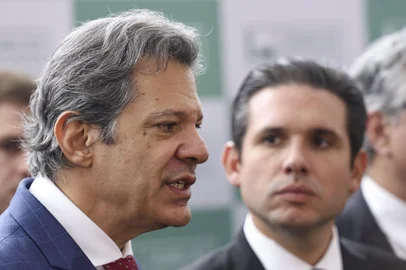 Marcelo Camargo / Agência Brasil BrasÃlia (DF), 05/02/2025 - O ministro da Fazenda, Fernando Haddad, e o presidente da Câmara dos Deputados, Hugo Motta, durante entrevista coletiva na Câmara dos Deputados. Foto: Marcelo Camargo/Agência BrasilBrasília (DF), 05/02/2025 - O ministro da Fazenda, Fernando Haddad, e o presidente da Câmara dos Deputados, Hugo Motta, durante entrevista coletiva na Câmara dos Deputados. Foto: Marcelo Camargo/Agência BrasilLocal: BrasÃliaIndexador: Marcelo Camargo/Agência BrasilFonte: Agência Brasil/Empresa Brasil dFotógrafo: Reporter Fotografico<!-- NICAID(15969674) -->