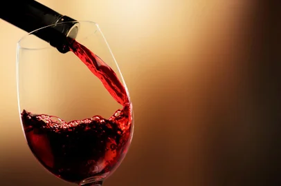 Vinho tinto.  Foto: BillionPhotos.com  / stock.adobe.comFonte: 311414569<!-- NICAID(15253383) -->