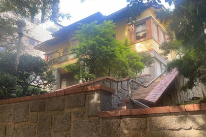 Casarão na Rua Gonçalo de Carvalho, Moinhos de Vento<!-- NICAID(15123479) -->