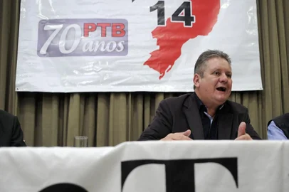 CAXIAS DO SUL, RS, BRASIL, 05/10/2017 - Encontro do PTB em Caxias do Sul. NA FOTO - da esq. para dir. - Zoraido silva, Ranolfo Vieira JR,  pré candidato a governador pelo PTB, e Adiló didomenico.  (Marcelo Casagrande/Agência RBS)<!-- NICAID(13193552) -->