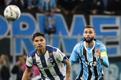 PORTO ALEGRE, RS, BRASIL, 08-07-2025: Na Arena, Grêmio enfrenta o São José valendo o título da Recopa. O duelo promove o encontro entre o campeões do Gauchão 2024 — o Tricolor — e da Copa FGF do ano passado — o Zeca. Fotos: Duda Fortes/Agência RBS<!-- NICAID(16076188) -->