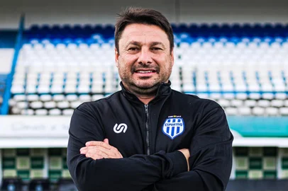 Márcio Ebert é anunciado como técnico do Esportivo para a Divisão de Acesso 2026<!-- NICAID(16302262) -->