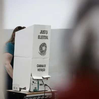 CAXIAS DO SUL, RS, BRASIL, 27/10/2024. Eleições 2024: Imagens gerais do segundo turno das eleições municipais, em Caxias do Sul. (Bruno Todeschini/Agência RBS)Indexador: Bruno Todeschini<!-- NICAID(15900346) -->