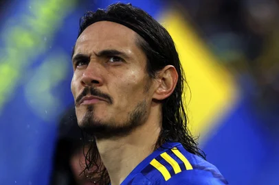 Boca Juniors' Uruguayan forward Edinson Cavani gestures before the beginning of the Professional League Cup football match against Tigre at La Bombonera stadium in Buenos Aires, on September 3, 2023. (Photo by ALEJANDRO PAGNI / AFP)Editoria: SPOLocal: Buenos AiresIndexador: ALEJANDRO PAGNISecao: soccerFonte: AFPFotógrafo: STR<!-- NICAID(15626457) -->
