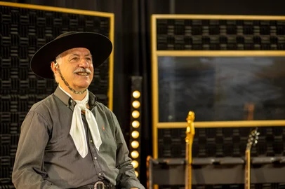 Edson Dutra, Os Serranos<!-- NICAID(16117786) -->