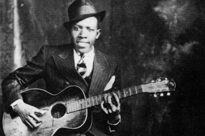 Retrato do músico Robert Johnson, ícone do blues.<!-- NICAID(15151905) -->