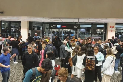 Brasileiros 'presos' em aeroporto de Milão por dificuldades da TAP<!-- NICAID(15244097) -->
