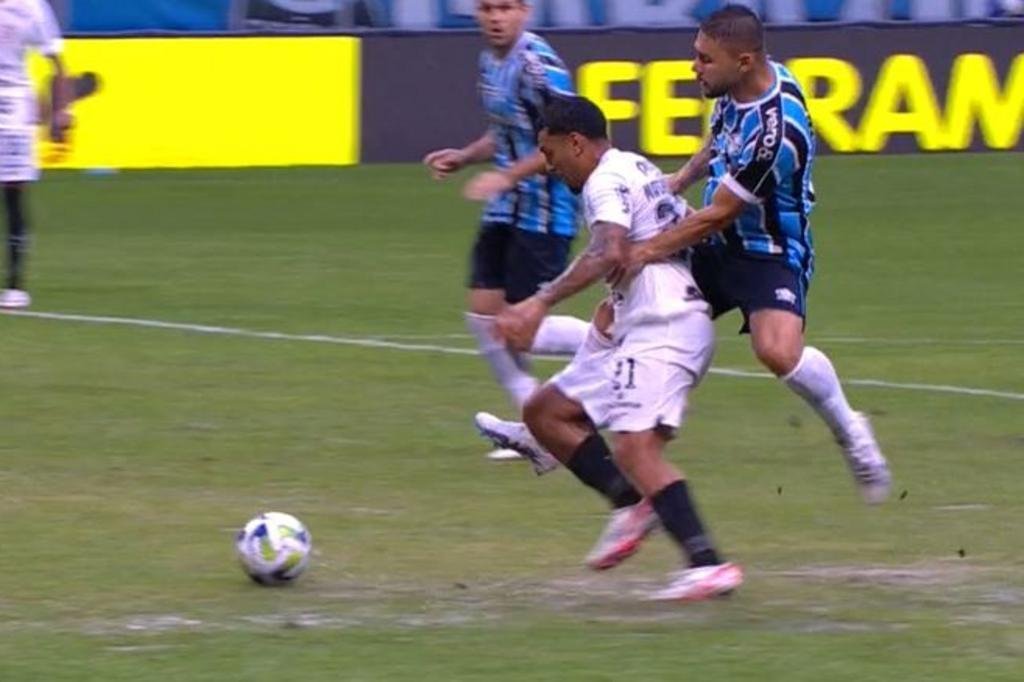 CBF admite erro de arbitragem em lance de Grêmio x Corinthians