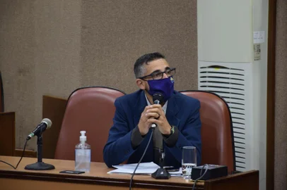 Valim protocola denúncia contra Fantinel.<!-- NICAID(14914302) -->