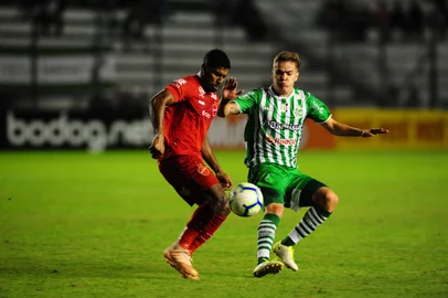 CAXIAS DO SUL, RS, BRASIL, 24/04/2019. Juventude x Vila Nova-GO, partida de ida da quarta fase da Copa do Brasil 2019 e realizada no estádio Alfredo Jaconi. (Porthus Junior/Agência RBS)<!-- NICAID(14052510) -->