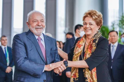 Em viagem à China, Lula participa de posse de Dilma no Brics<!-- NICAID(15401317) -->