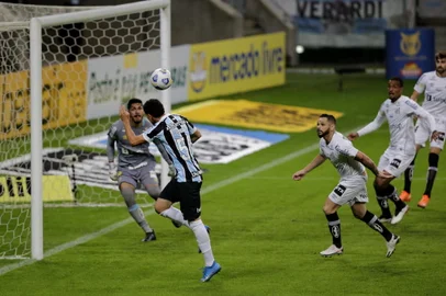 PORTO ALEGRE, RS, BRASIL - 24.06.2021 - O Grêmio recebe o Santos pelo Campeonato Brasileiro. (Foto: André Ávila/Agencia RBS)<!-- NICAID(14817742) -->