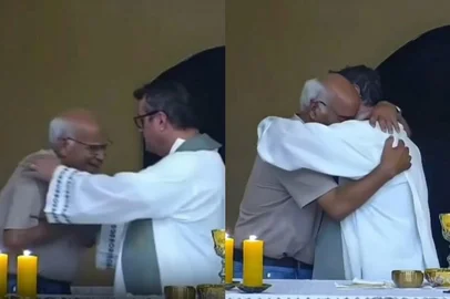 Um gesto inesperado no meio da missa comoveu quem acompanhava a celebração na Paróquia em Tubarão, em Santa Catarina, no último domingo (18). No momento em que o padre Carlos Henrique se preparava para iniciar o rito da comunhão, um homem subiu as escadas do altar, abraçou o sacerdote e começou a chorar.<!-- NICAID(16210107) -->