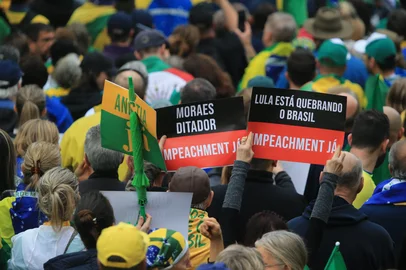 PORTO ALEGRE, RS, BRASIL, 03-08-2025: Atos a favor do ex-presidente Jair Bolsonaro realizados no Parcão, em Porto Alegre. Foto: Ronaldo Bernardi/Agência RBS<!-- NICAID(16093580) -->