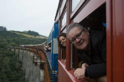 Ranolfo participa de início do passeio turístico Trem dos Vales 2022<!-- NICAID(15169869) -->