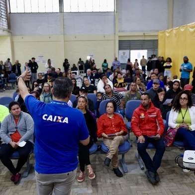 Porto Alegre, RS, Brasil - Mutirão para acelerar compra assistida de casas para atingidos pela enchente.Indexador: jeff botega<!-- NICAID(15885850) -->