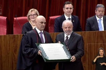 *EM BAIXA* Lula é diplomado no TSE, em Brasília - Foto: TSE/YouTube/Reprodução<!-- NICAID(15293004) -->