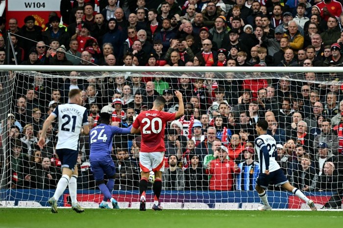 PAUL ELLIS / / AFP