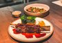 Conheça os cinco restaurantes gaúchos que estão entre os 100 melhores do Brasil, em ranking gastronômico