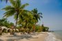 beautiful relaxing beach with palmtrees hammocks and huts in livingston guatemalaFonte: 70283175<!-- NICAID(15634124) -->