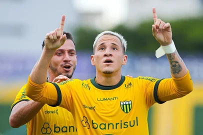 Galego marcou o primeiro gol do Ypiranga contra o Guarany-Ba.