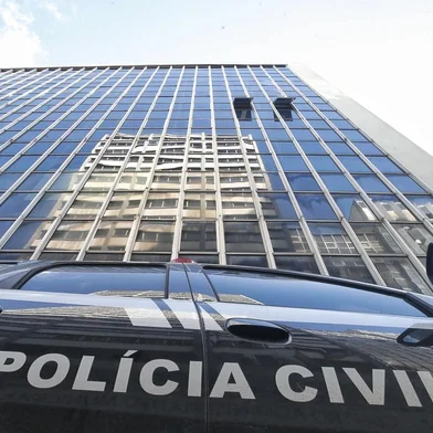 PORTO ALEGRE, RS, BRASIL, 23/01/2024- Com quatro prisões, Polícia Civil deflagra operação que investiga fraude licitatória e associação criminosa na Smed da Capital. Foto: Lauro Alves  / Agencia RBS<!-- NICAID(15657632) -->