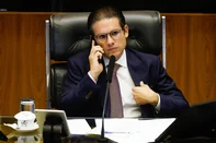 Hugo Motta chama à pauta projeto que derruba aumento do IOFDF - IOF/MUDANÇAS/GOVERNO/DECRETO/ONTEM - POLÍTICA - O presidente da Câmara dos Deputados, Hugo Motta (Republicanos-PB), durante a       ordem do dia da sessão plenária da quarta-feira, 25 de junho de 2025, que chamou à       pauta o PDL (projeto de decreto legislativo) que susta os efeitos dos decretos do       governo Lula que aumentam o Imposto sobre Operações Financeiras (IOF).  Por 383       votos a 98, o plenário da Câmara aprovou na noite da quarta, 25, o projeto de       decreto do governo que elevava o IOF.       25/06/2025 - Foto: WILTON JUNIOR/ESTADÃO CONTEÚDOEditoria: POLÍTICALocal: BRASÍLIAIndexador: WILTON JUNIORFonte: ESTADAO CONTEUDOFotógrafo: ESTADÃO CONTEÚDO<!-- NICAID(16073588) -->