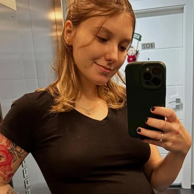 Filho de Isabel Veloso recebe alta hospitalar quase um mês após nascimento<!-- NICAID(15962408) -->