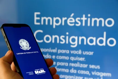 EMPRÉSTIMO CONSIGNADO CLT COMEÇA HOJESP - EMPRESTIMO/CONSIGNADO/CLT - GERAL - O governo brasileiro introduziu uma nova modalidade de empréstimo consignado destinada a trabalhadores com carteira assinada CLT, prometendo taxas de juros mais baixas e maior acessibilidade. Começando nesta sexta-feira 21-03, esta iniciativa busca oferecer uma alternativa de crédito mais segura e acessível, utilizando o FGTS como garantia. A medida surge em um momento de desafios econômicos e visa estimular o consumo e a economia. 21/03/2025 - Foto: LUIS LIMA JR/FOTOARENA/FOTOARENA/ESTADÃO CONTEÚDOEditoria: GERALLocal: SÃO JOSÉ DOS CAMPOSIndexador: LUIS LIMA JRFonte: 2708902Fotógrafo: FOTOARENA<!-- NICAID(16019954) -->