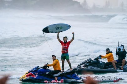 Filipe Toledo, surfe