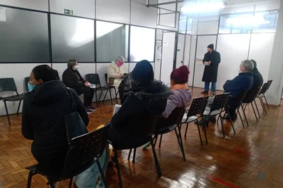 Dezenas de pacientes finalmente foram examinados no primeiro Mutirão de Consultas Especializadas deste ano promovido pela prefeitura de Caxias do Sul. Os atendimentos deste sábado (4) aconteceram em cinco especialidades. A intenção da mobilização é reduzir a fila histórica de 40 mil pacientes aguardando. A expectativa era realizar 188 consultas, 18 pequenas cirurgias, seis exames de espirometria e 10 colocações de DIU.<!-- NICAID(15115547) -->