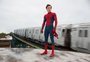 Tom Holland sofre concussão e interrompe filmagens de novo filme do Homem-Aranha