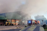 Incêndio atinge reciclagem na Linha Julieta, em Farroupilha.<!-- NICAID(16186692) -->