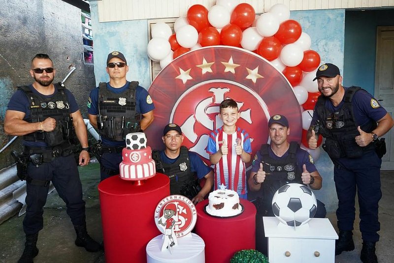 Festa surpresa para o Artur em Sapucaia do Sul<!-- NICAID(15608208) -->