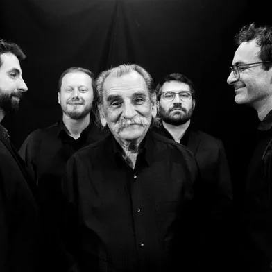Yangos e Lúcio Yanel irão fazer um show solidário no Teatro Municipal Pedro Parenti, nesta sexta-feira, em Caxias do Sul. Valor total da arrecadação com bilheteria será revertido à ajuda às vítimas da enchente no RS.<!-- NICAID(15770335) -->