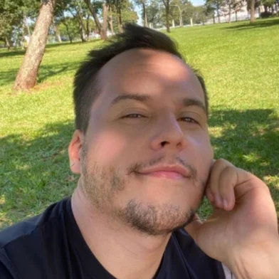 Ator é encontrado morto dentro de quarto de motel em Campo Grande <!-- NICAID(16300818) -->