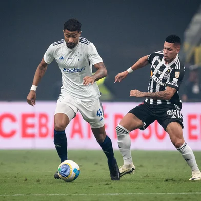 João Marcelo, zagueiro do Cruzeiro<!-- NICAID(16239706) -->